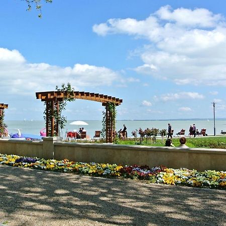 Strand Apartman Balatonfured Exterior photo